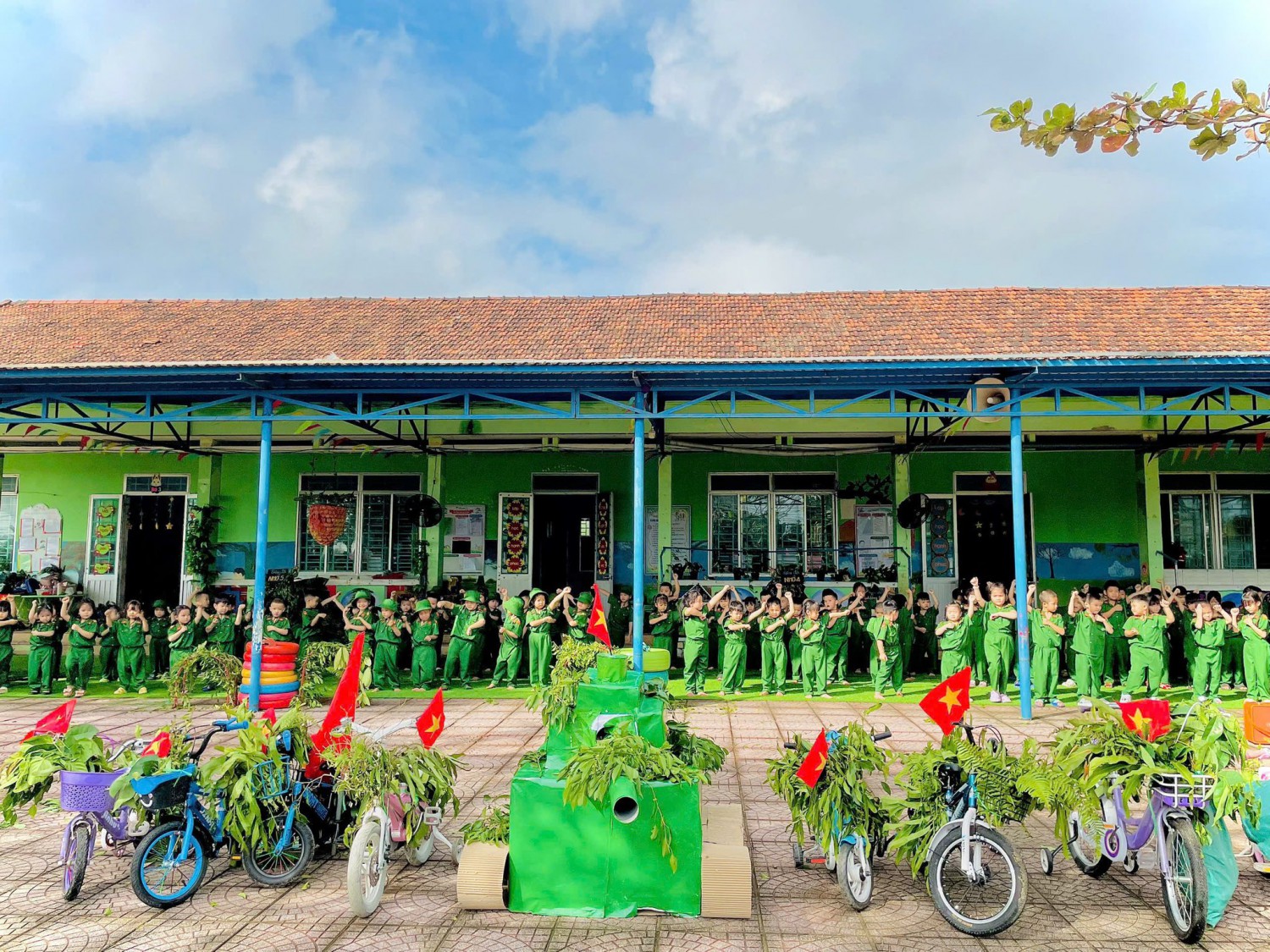 TRẢI NGHIỆM “CHIẾN SĨ TÍ HON” – NGÀY VUI ĐẦY Ý NGHĨA TẠI TRƯỜNG MẪU GIÁO TRÚC ĐÀO